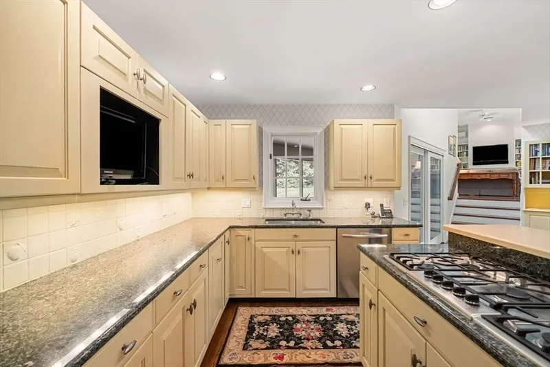 18 Phillips Pond Rd, #18, Natick, MA, 01760, USA, Wayland, Massachusetts, United States. - Photo 4