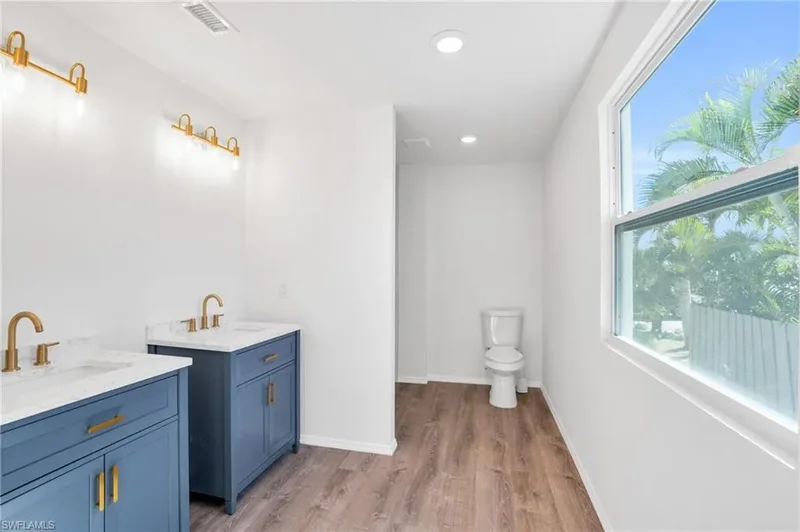 351 Jefferson CT, Fort Myers Beach, Florida, United States. - Photo 23