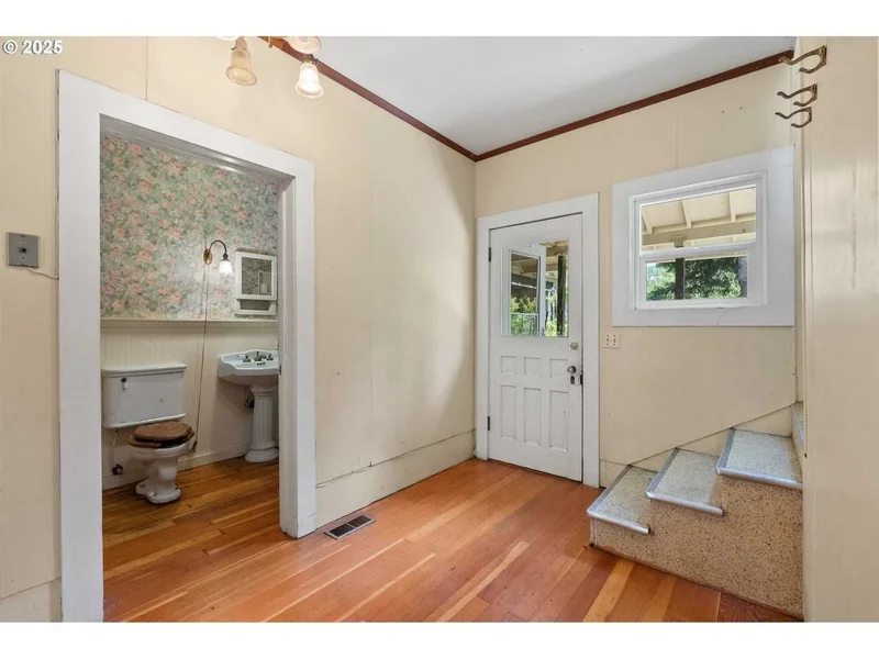 83015 PENINSULA RD, Fall Creek, Oregon, United States. - Photo 10