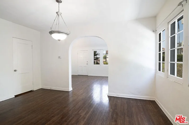 1016 S Curson Avenue, Los Angeles, California, United States. - Photo 15