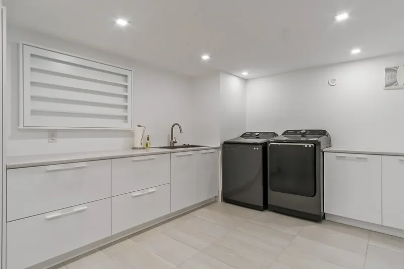 1308 Greenoaks Dr, Mississauga, ON L5J 3A5, Canada, Mississauga, Ontario, Canada. - Photo 37