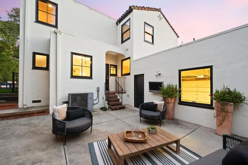 670 Edgewood Road, San Mateo, California, United States. - Photo 10