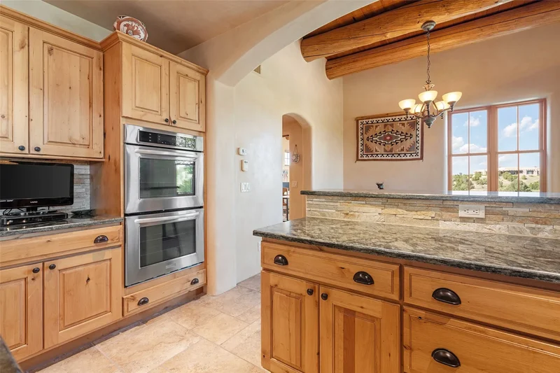 7 Plaza Molleno, Santa Fe, NM 87506, Santa Fe, New Mexico, United States. - Photo 12