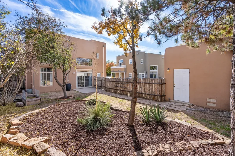 4259 Snow Bird, Santa Fe, NM 87507, Santa Fe, New Mexico, United States. - Photo 2