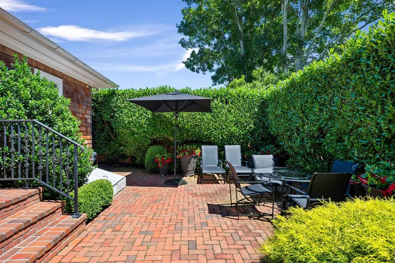 Miller Lane, East Hampton, New York, United States. - Photo 16