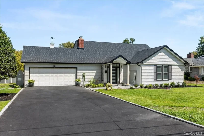 173 Tahlulah Lane, West Islip, New York, United States. - Photo 24