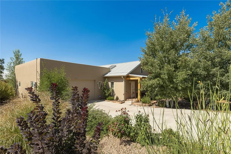 2328 Calle Camarico, Santa Fe, NM 87505, Santa Fe, New Mexico, United States. - Photo 19