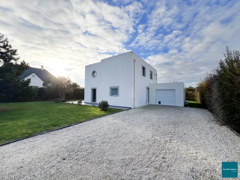 Bénouville, Bénouville, Bénouville, Normandy, France. - Photo 13