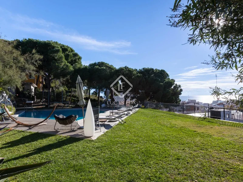 Plaza Ovalada, Sant Pol de Mar, Barcelona, Sant Pol de Mar, Sant Pol de Mar, Catalonia, Spain. - Photo 30