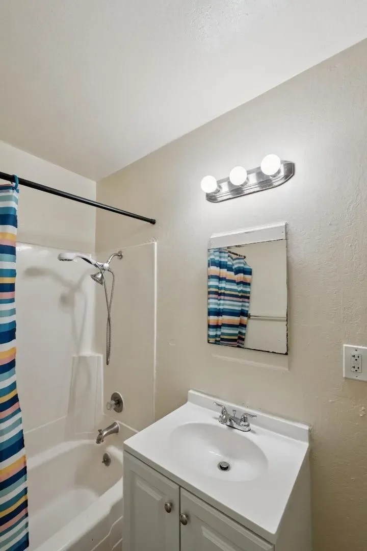 4624 Fairfax Avenue, Oakland, California, United States. - Photo 5