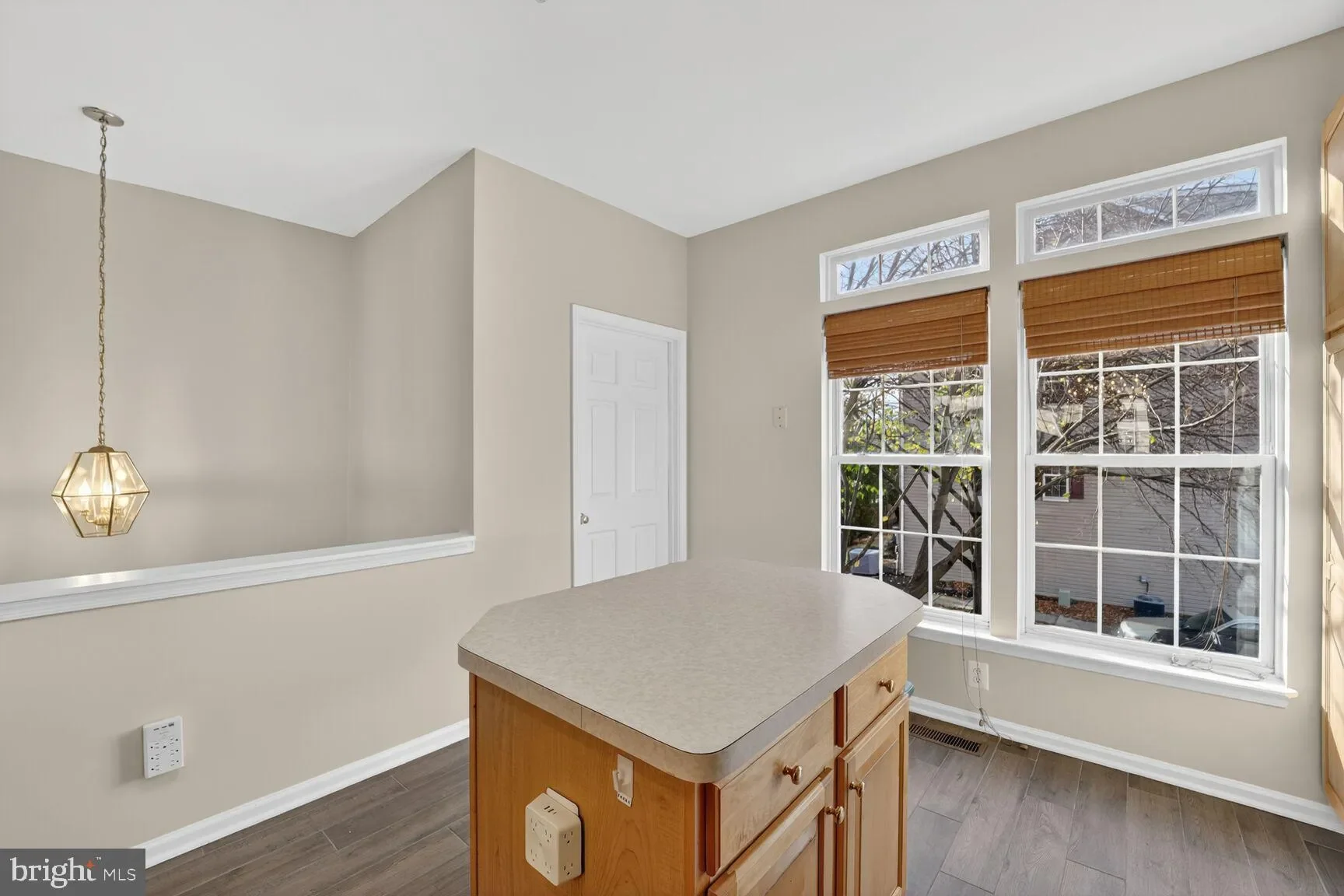966 Harrison Circle, Alexandria, VA 22304, Alexandria, Virginia, United States. - Photo 10