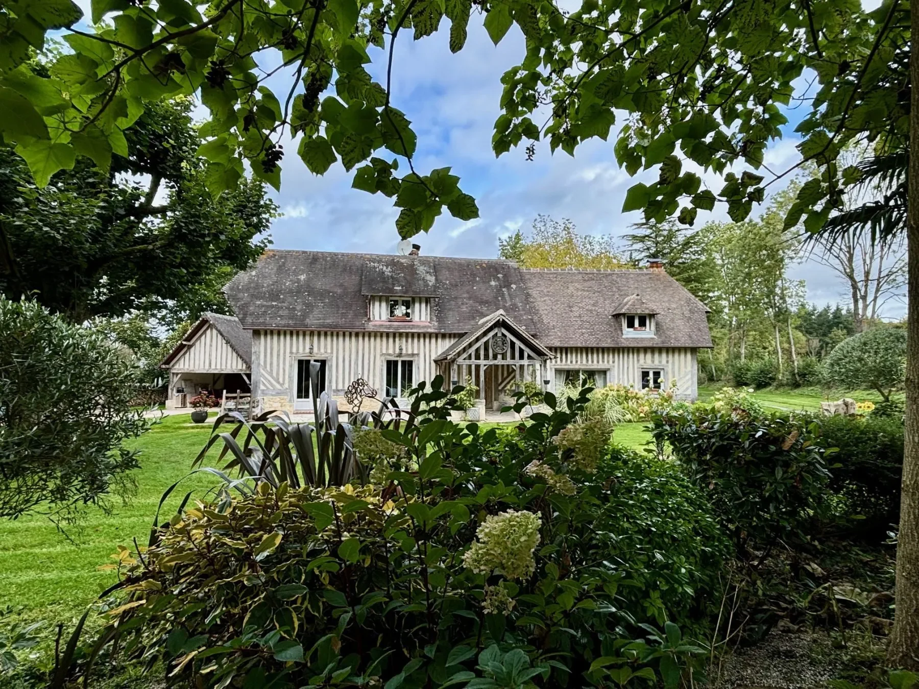 Exterior photo 4