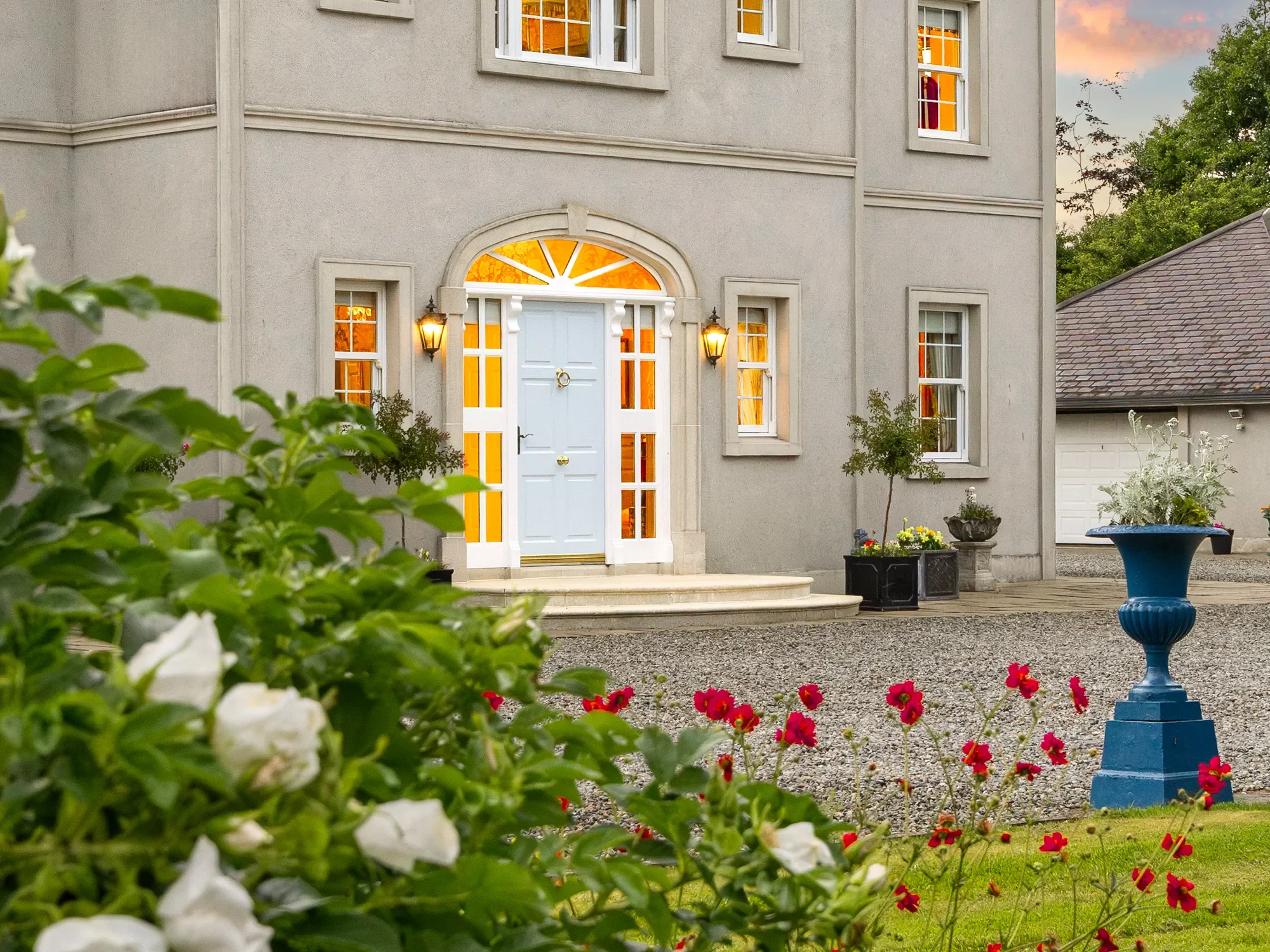Exterior photo 10