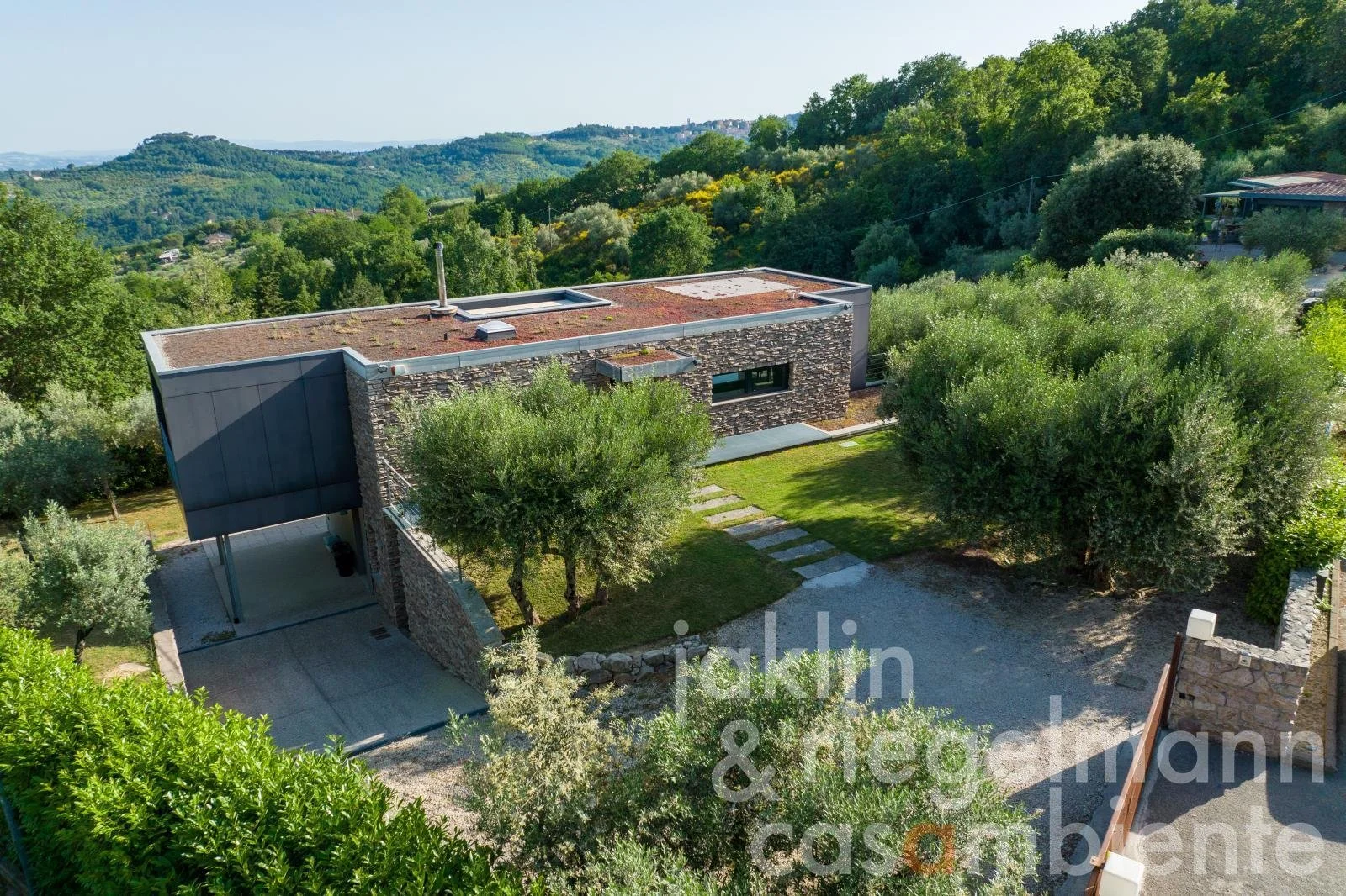 Exterior photo 10
