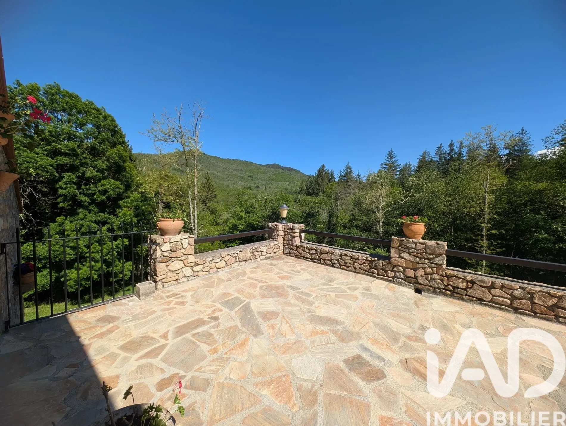 Exterior photo 11