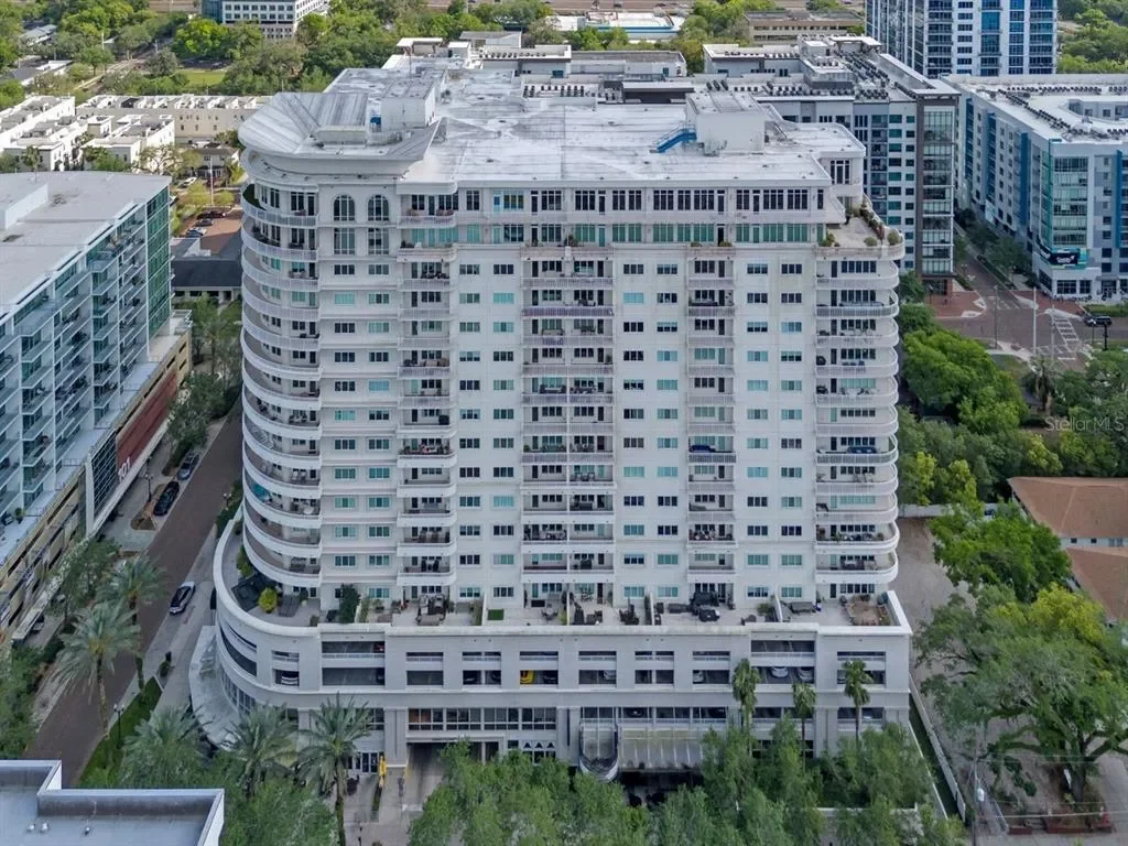 Exterior photo 2