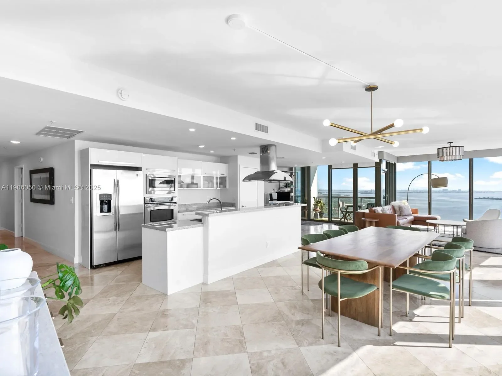 601 NE 36th St 2312, Miami, Florida, United States. - Photo 4
