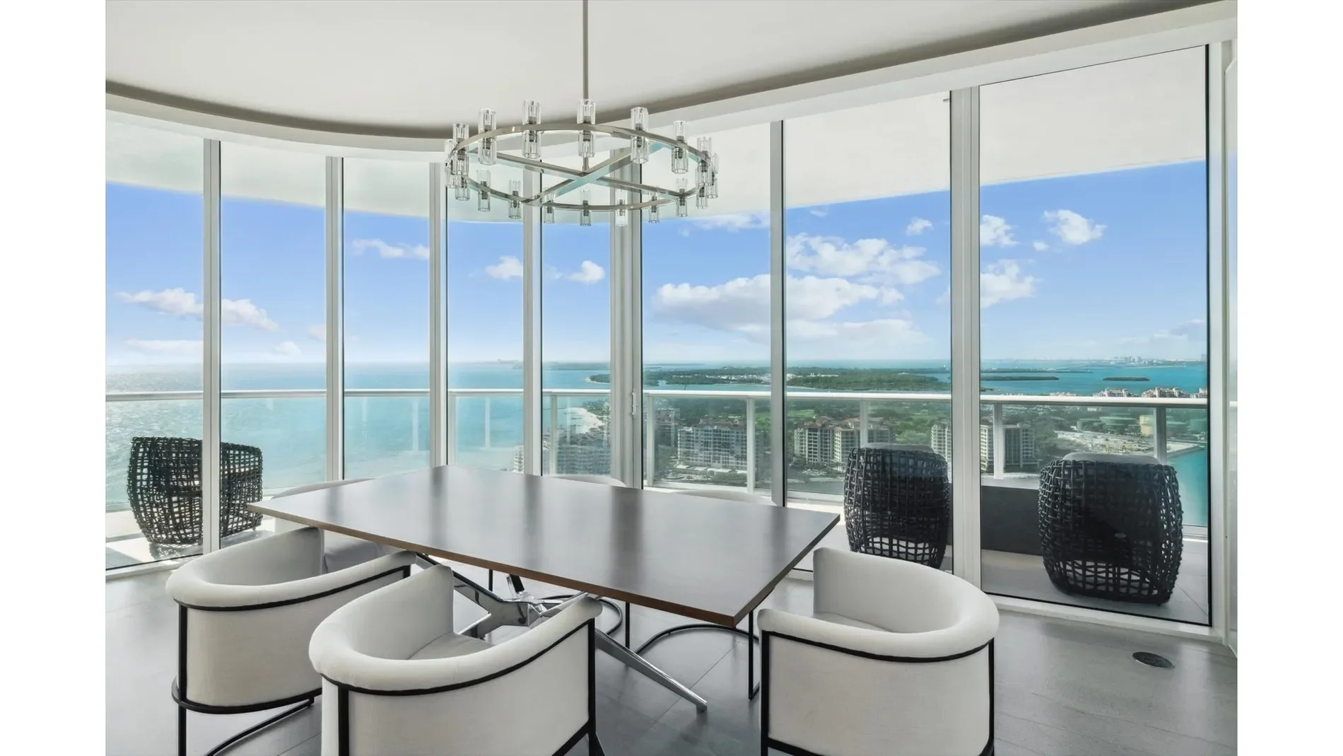 100 S Pointe Dr, Miami Beach, Florida, United States. - Photo 3