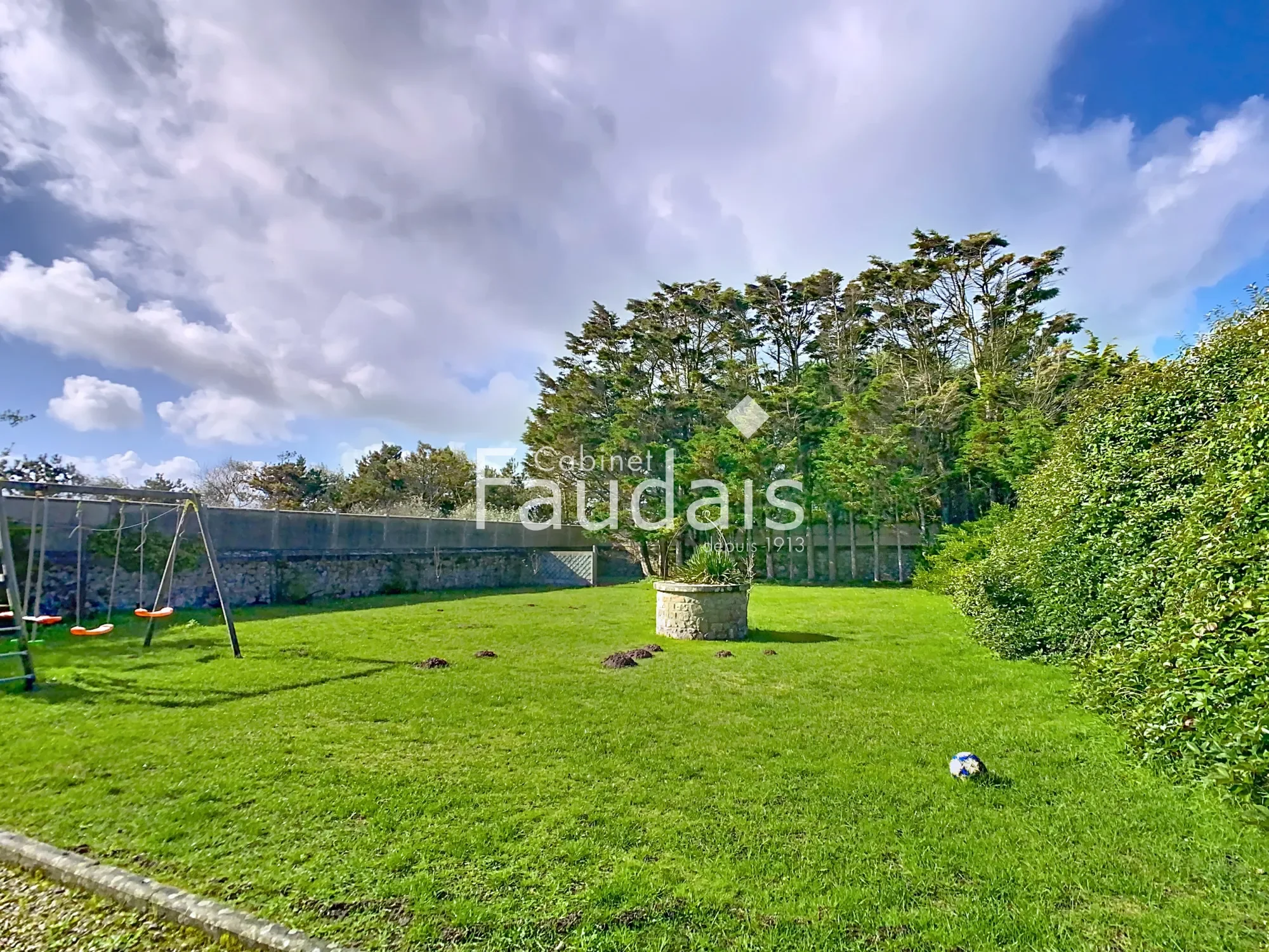Saint-Pierre-du-Mont, Normandy, France. - Photo 8