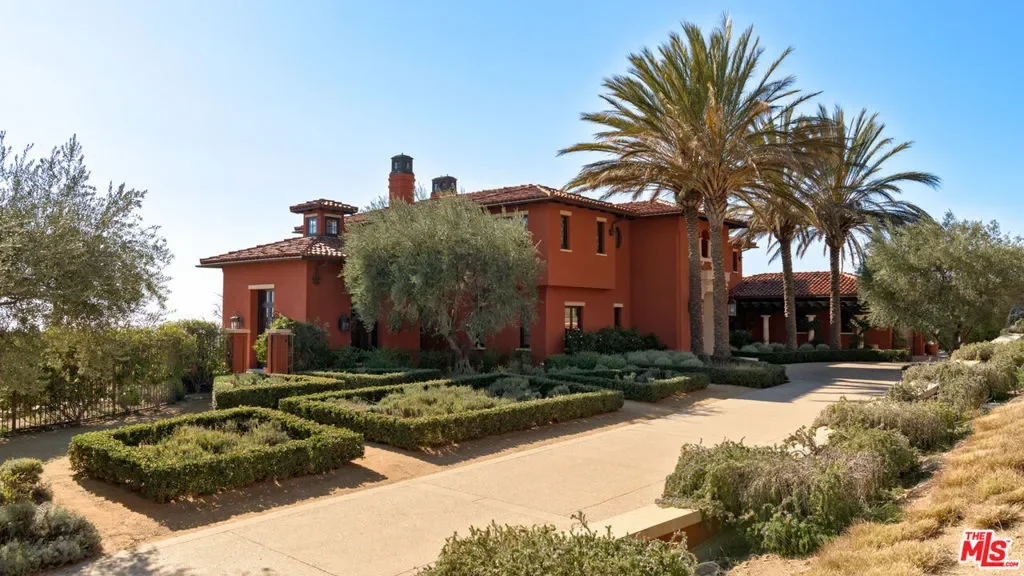 6093 Murphy Way, Malibu, California, United States. - Photo 22