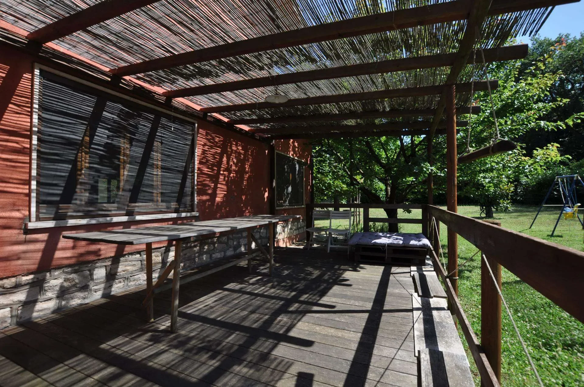 Exterior photo 4