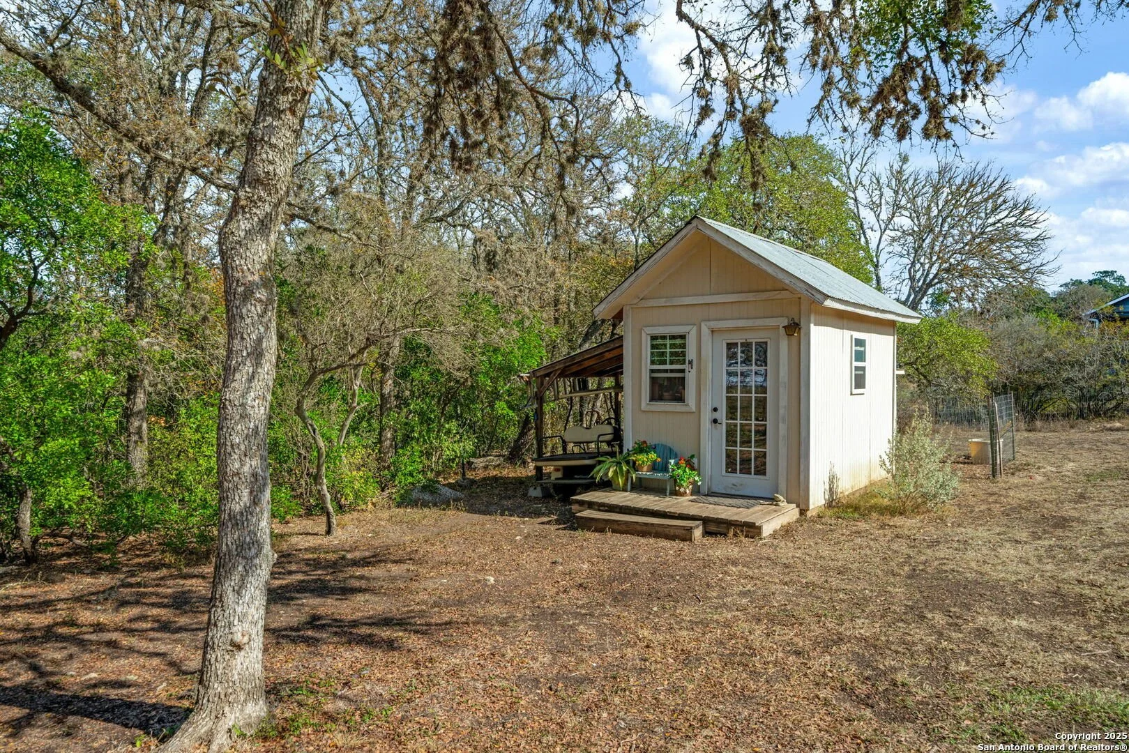 Exterior photo 12