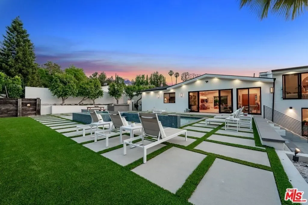 20226 Lorenzana Drive, Los Angeles, California, United States. - Photo 35