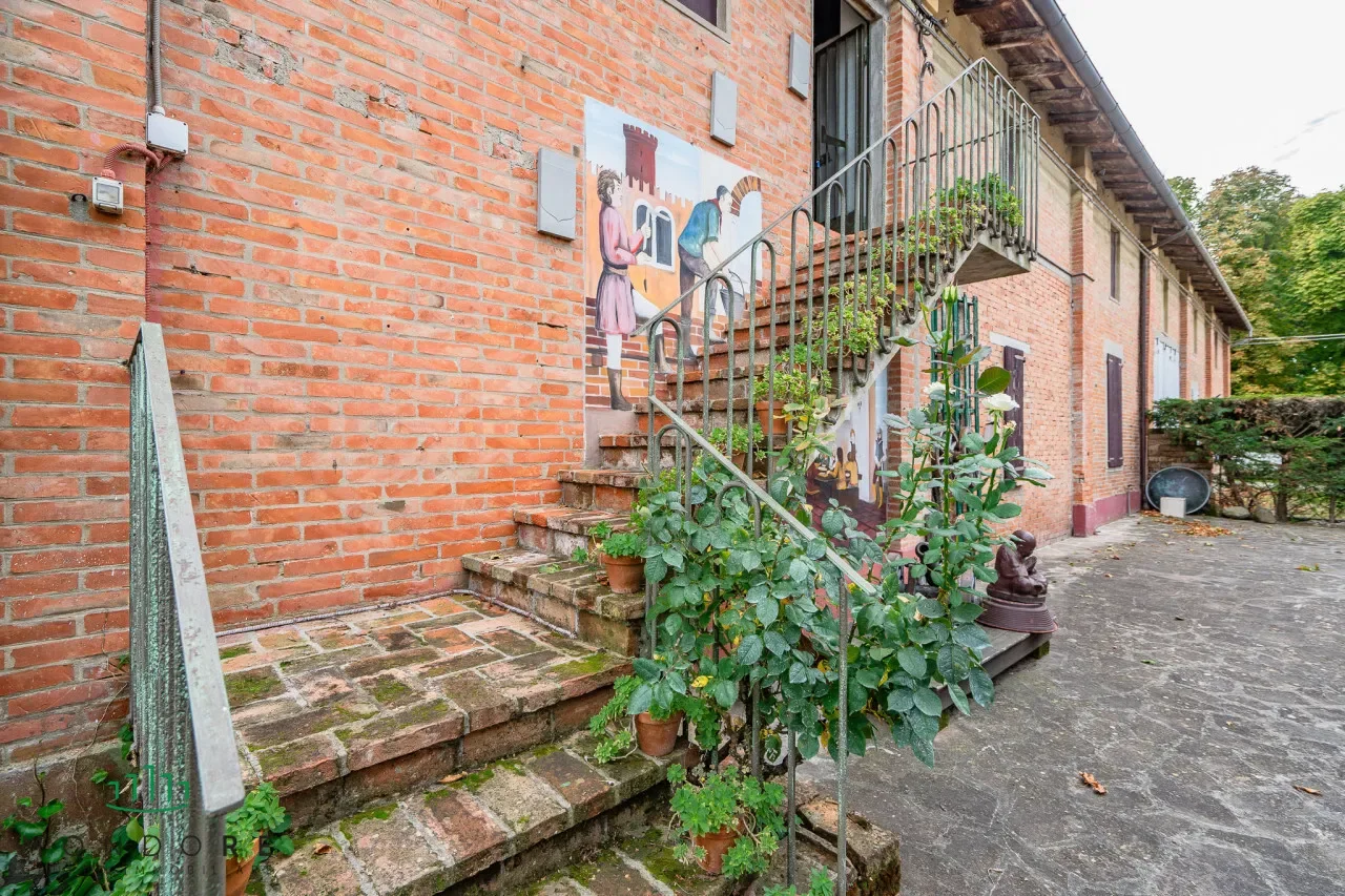 via Stradelli Guelfi, Poggio, Emilia-Romagna, Italy. - Photo 26