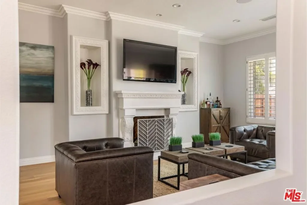 22623 Califa Street, Los Angeles, California, United States. - Photo 18