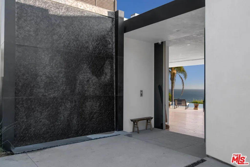 26946 Pacific Coast Hwy, Malibu, California, United States. - Photo 31