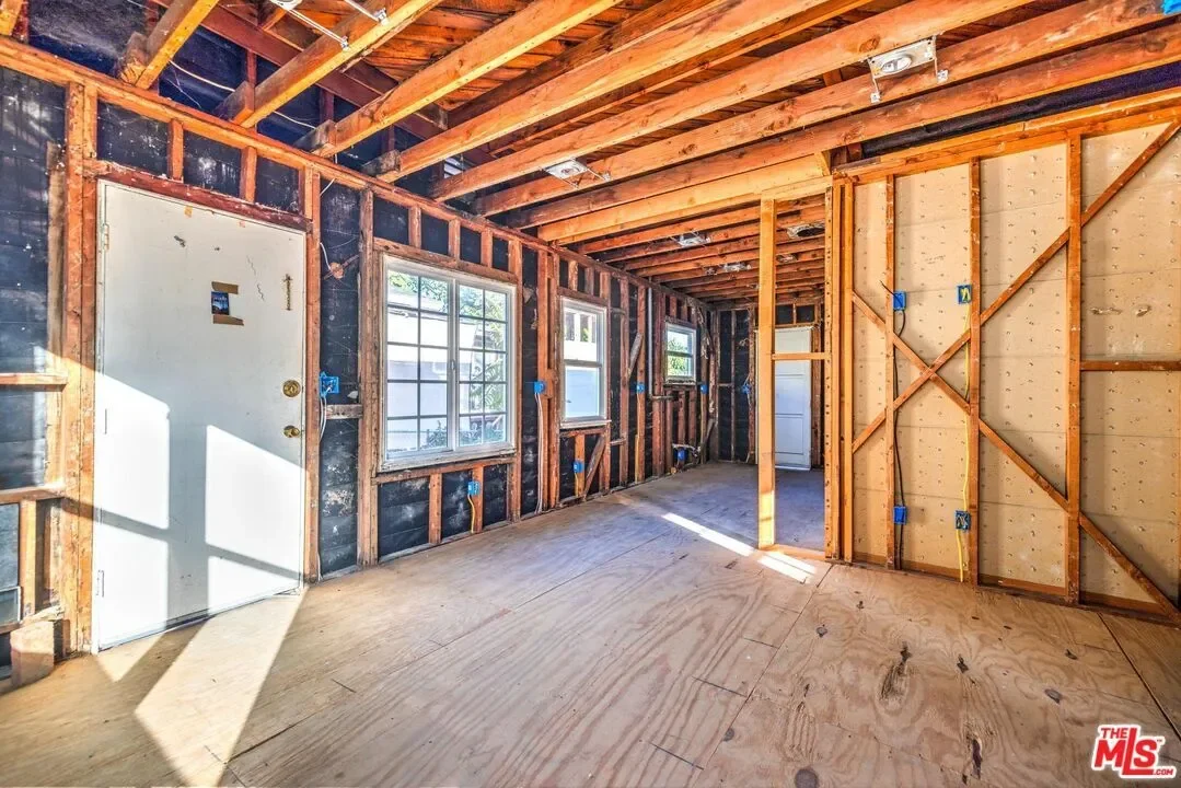 308 E Edgeware Rd, Los Angeles, California, United States. - Photo 13