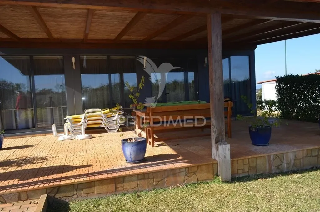 Exterior photo 6