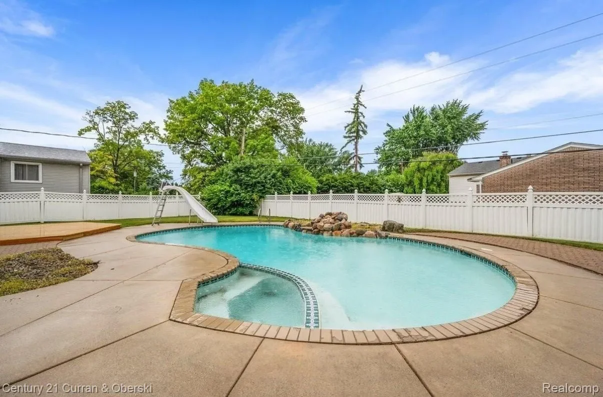 26004 Shirley Lane, Dearborn Heights, MI 48127, Dearborn, Michigan, United States. - Photo 16