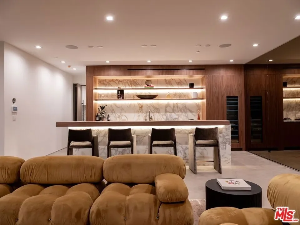 3748 Berry Drive, Los Angeles, California, United States. - Photo 16