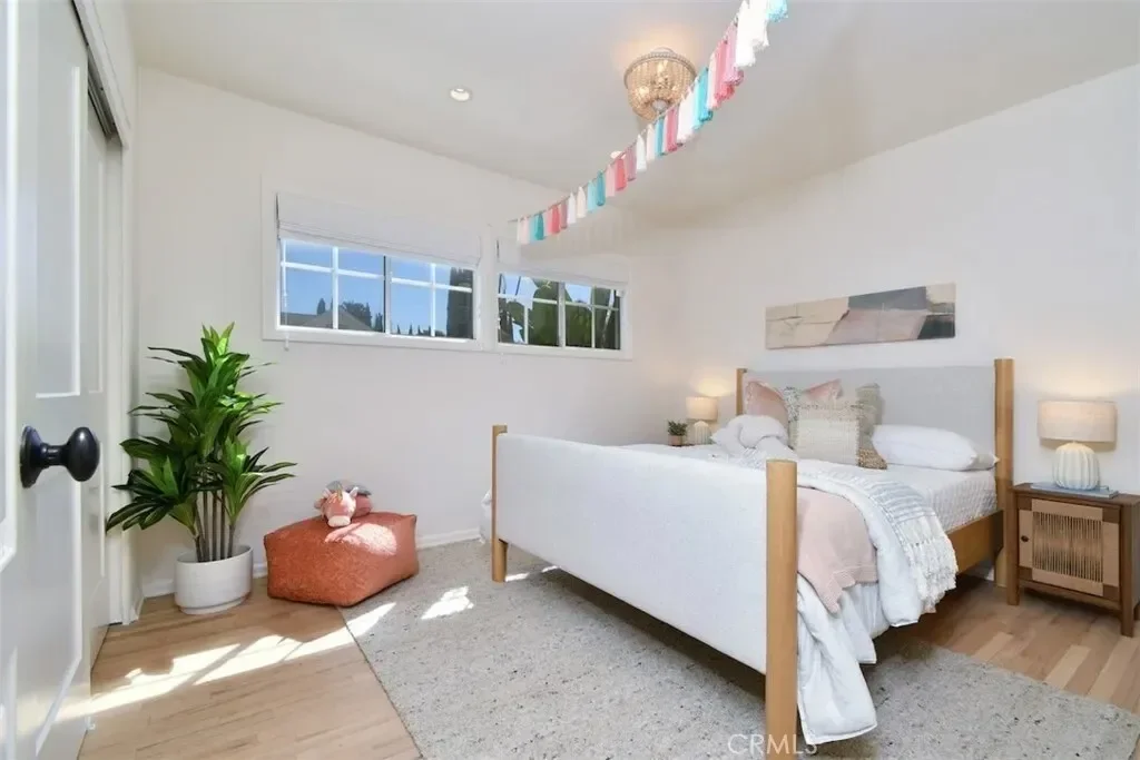 12614 Morrison, Los Angeles, California, United States. - Photo 22