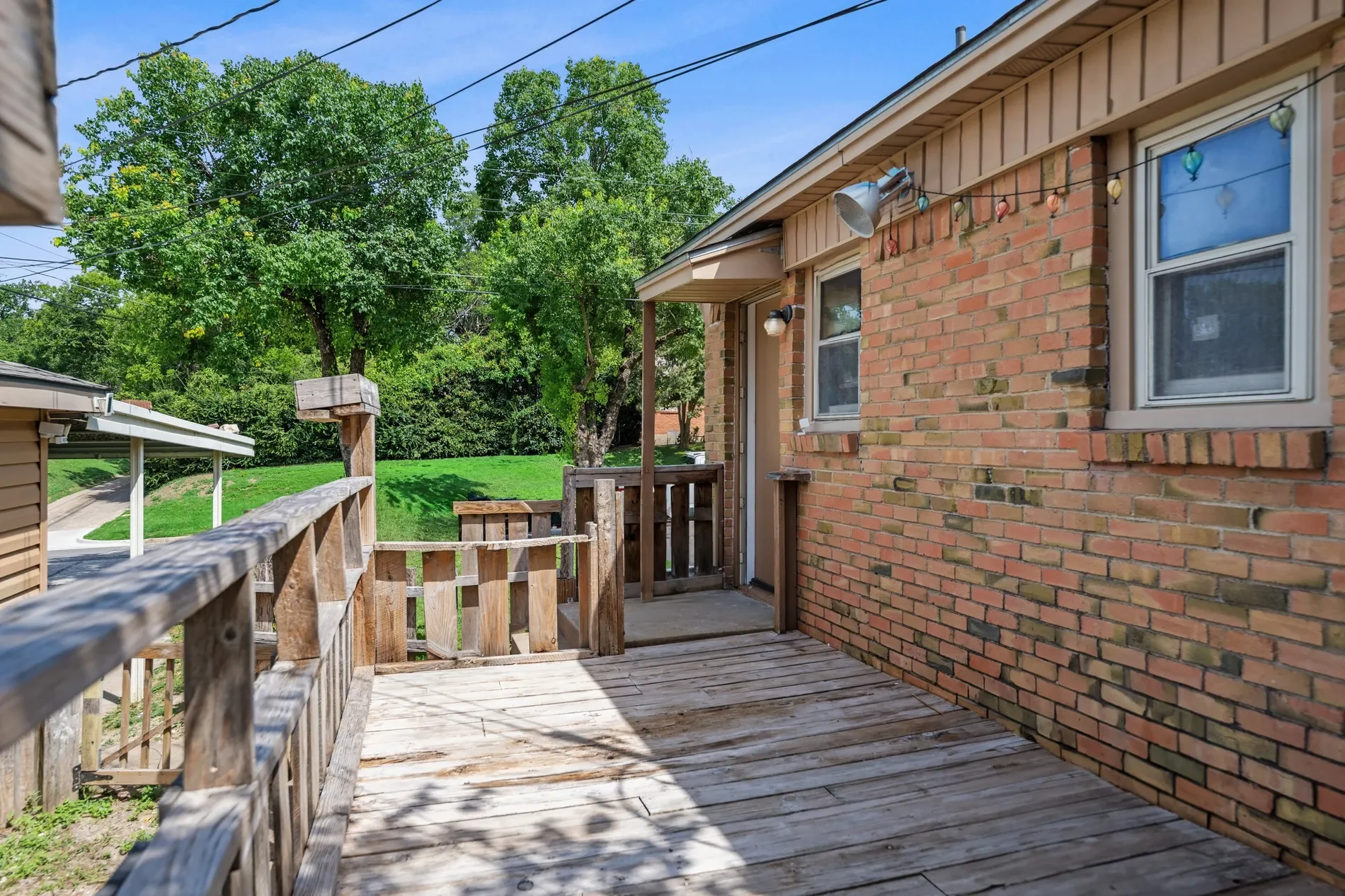 Exterior photo 3