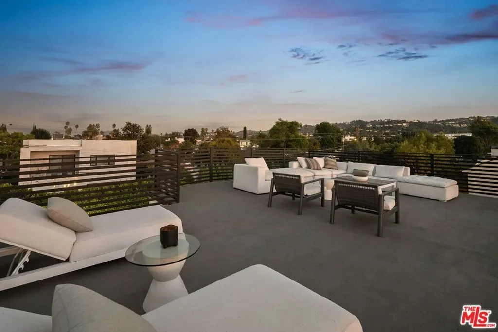 4532 Calhoun Avenue, Los Angeles, California, United States. - Photo 5