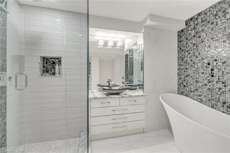 8 Keewaydin Street, Waterdown, ON L8B 0K1, Hamilton, Ontario, Canada. - Photo 25