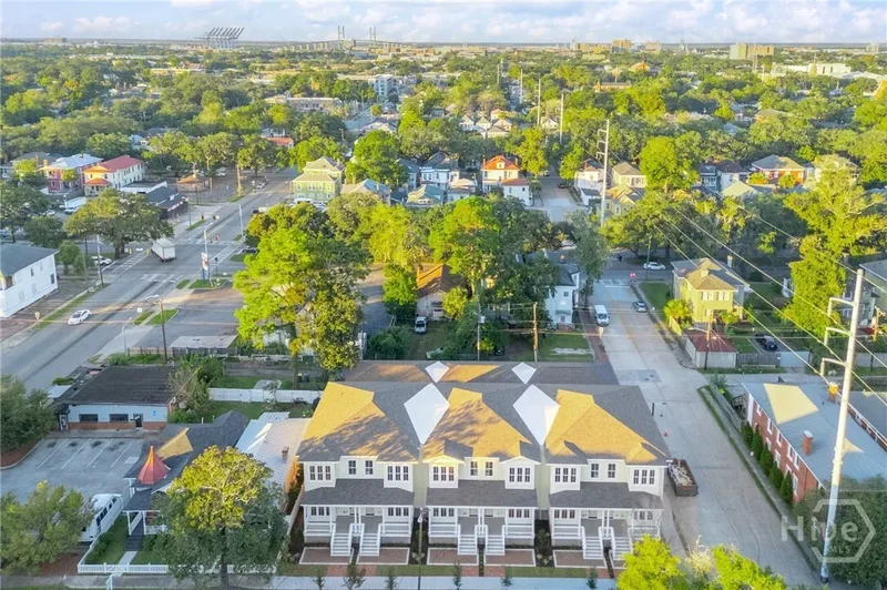 302 W 38th Street, Savannah, Georgia, United States. - Photo 13