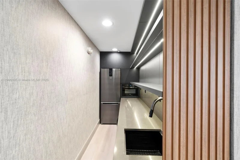 5025 Collins Ave, Miami Beach, Florida, United States. - Photo 75