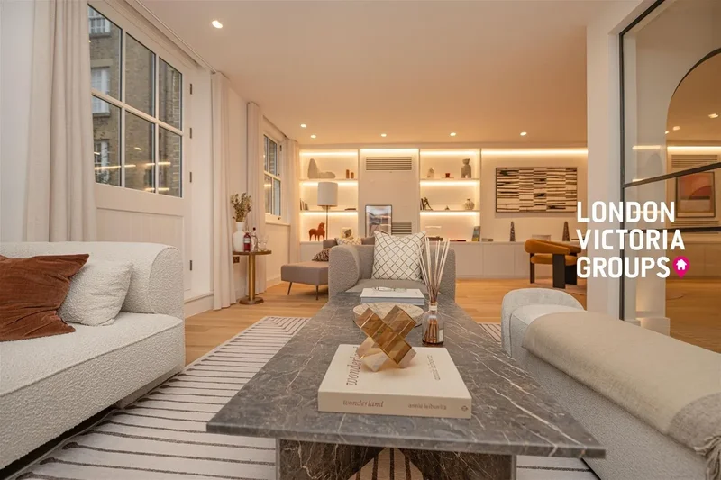Buckingham Mews, London, London, England, United Kingdom. - Photo 13