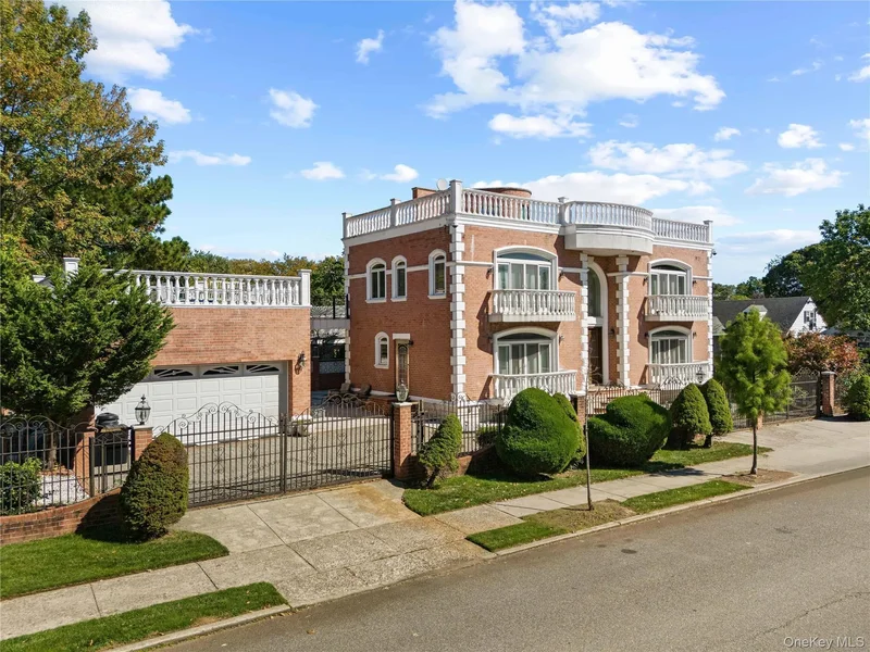 6435 Marathon Parkway, Little Neck, NY 11362, New York, New York, United States. - Photo 42