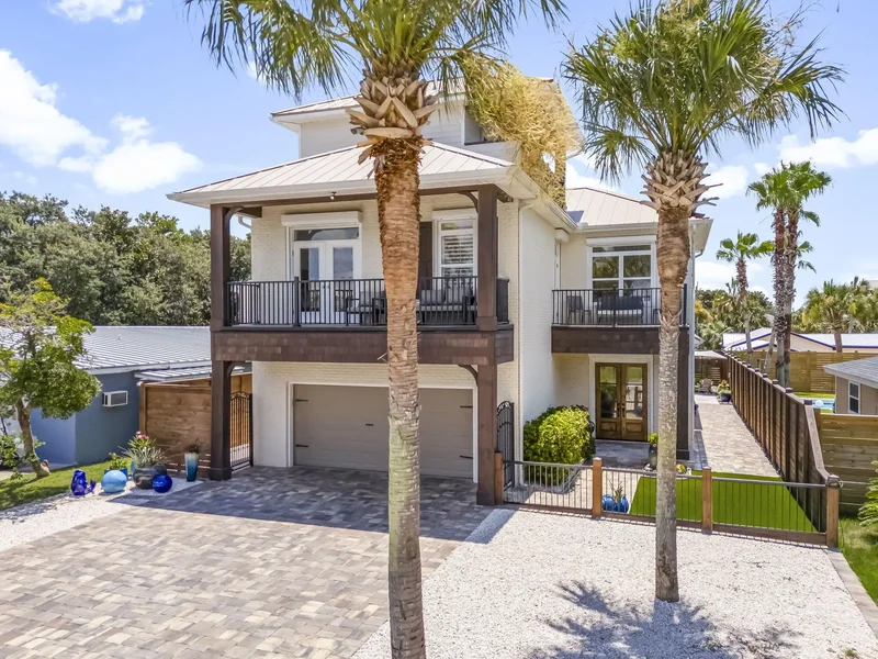 Single Family Residence in Panama City Beach