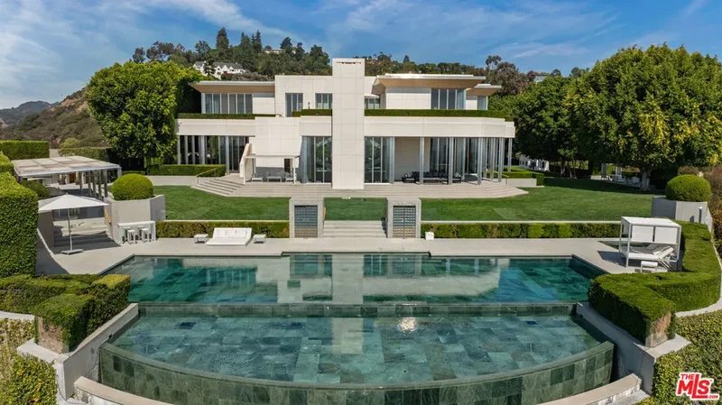 1261 Angelo Drive, Beverly Hills, California, United States. - Photo 42