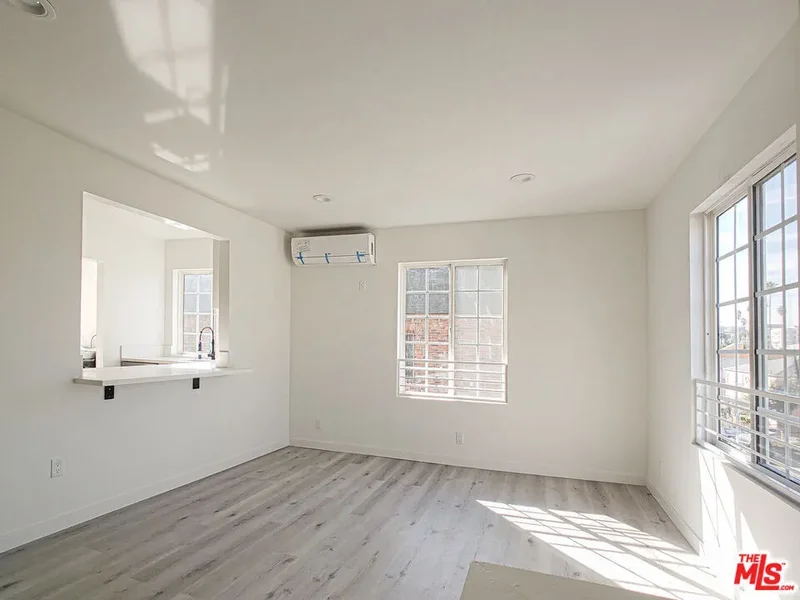 158 N Edgemont Street, Los Angeles, California, United States. - Photo 6