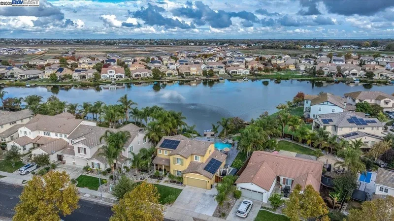 1050 Clear Lake Dr, Oakley, California, United States. - Photo 29