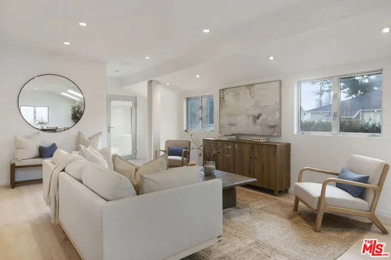 257 Entrada Drive, Santa Monica, California, United States. - Photo 7