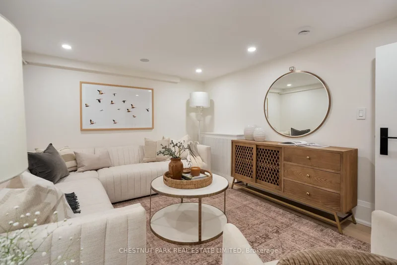 35 Weybourne Crescent, Toronto, Ontario, Canada. - Photo 27