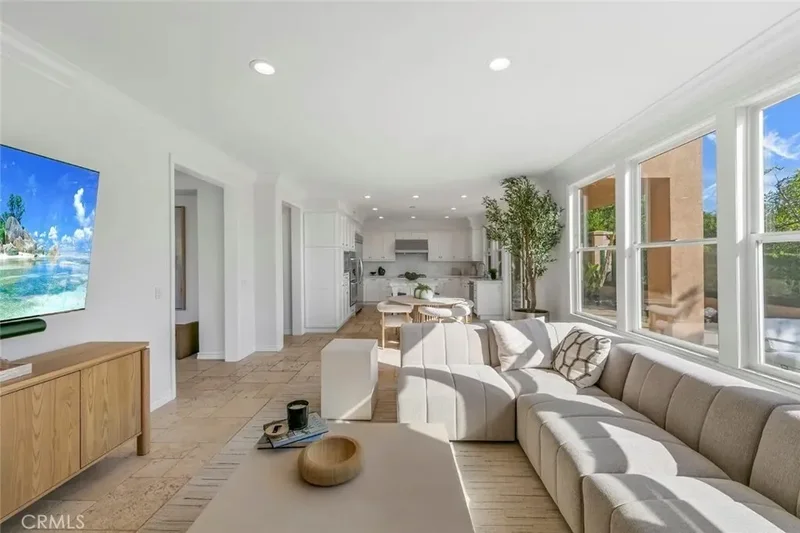 2 Agostino, Newport Beach, California, United States. - Photo 15