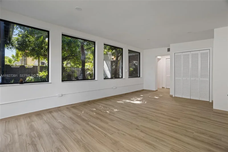 452 SW 21st Rd, Miami, Florida, United States. - Photo 24